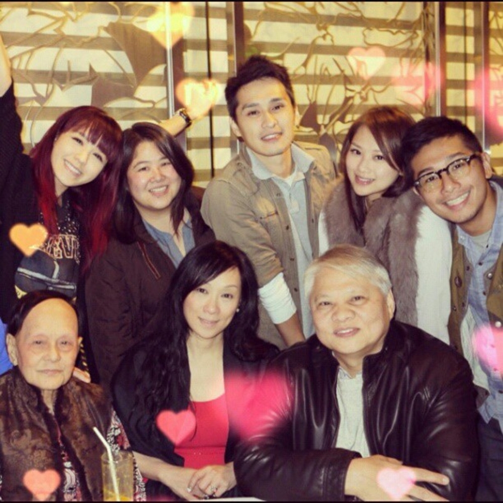 官恩娜一家照片