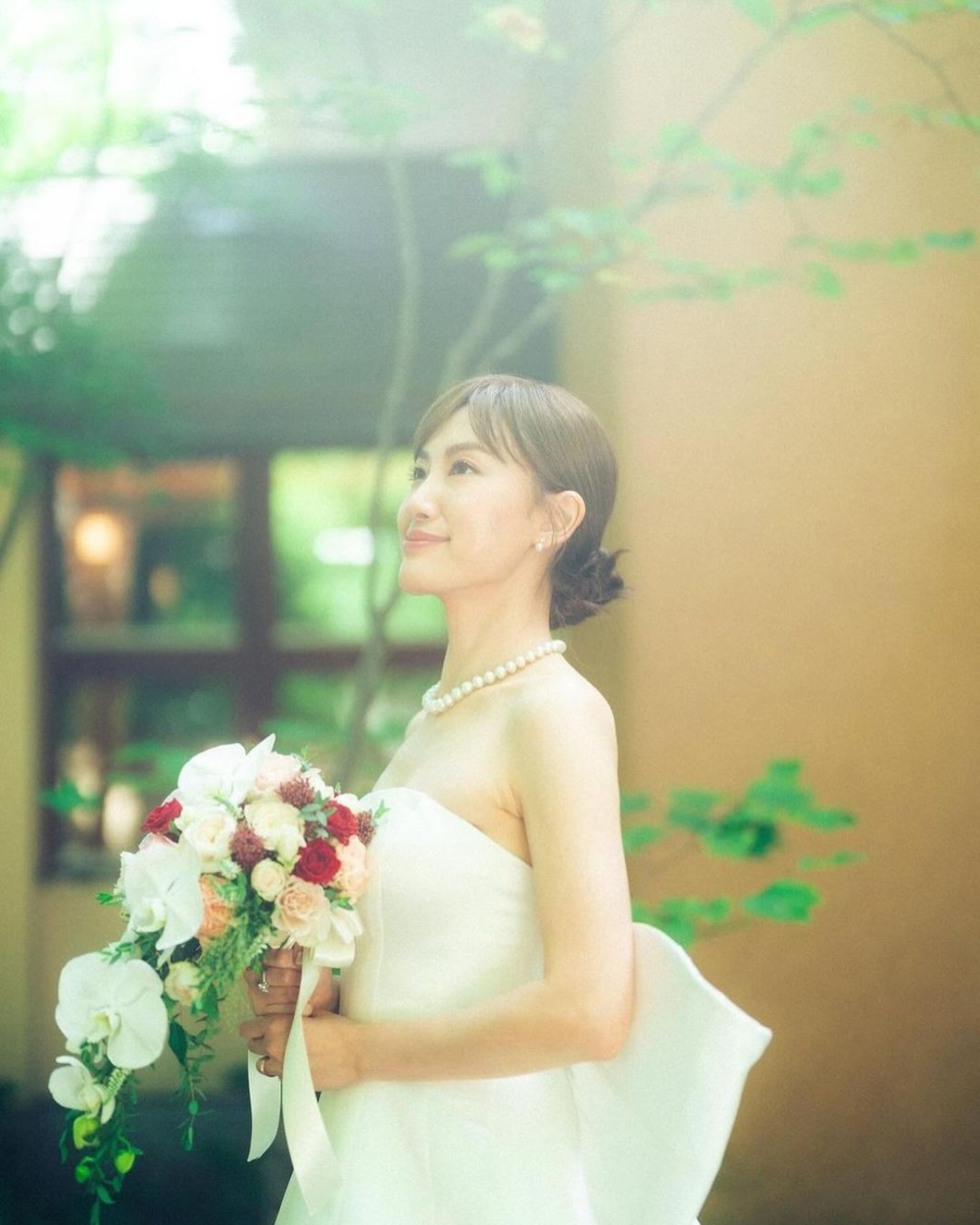 而她的電視高層老公周永基就被指曾被派往台灣出任TVB製作中心主管