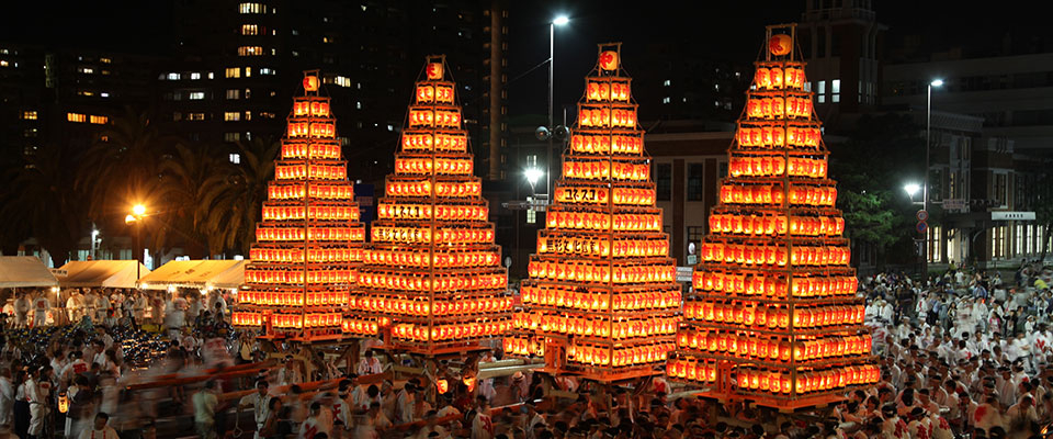 戸畑祇園大山笠之夜晚的「燈籠山笠」。