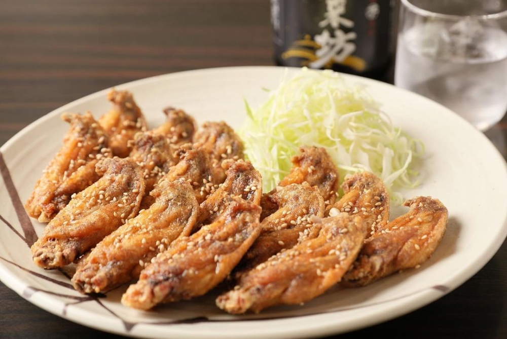 「風来坊」是以烤雞翅「手羽先唐揚」聞名的老字號！