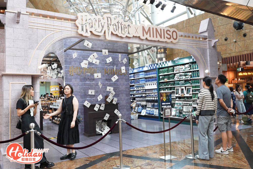 哈利波特聯同MINISO於旺角朗豪坊開設為期一個月的「全球首家哈利波特快閃店」