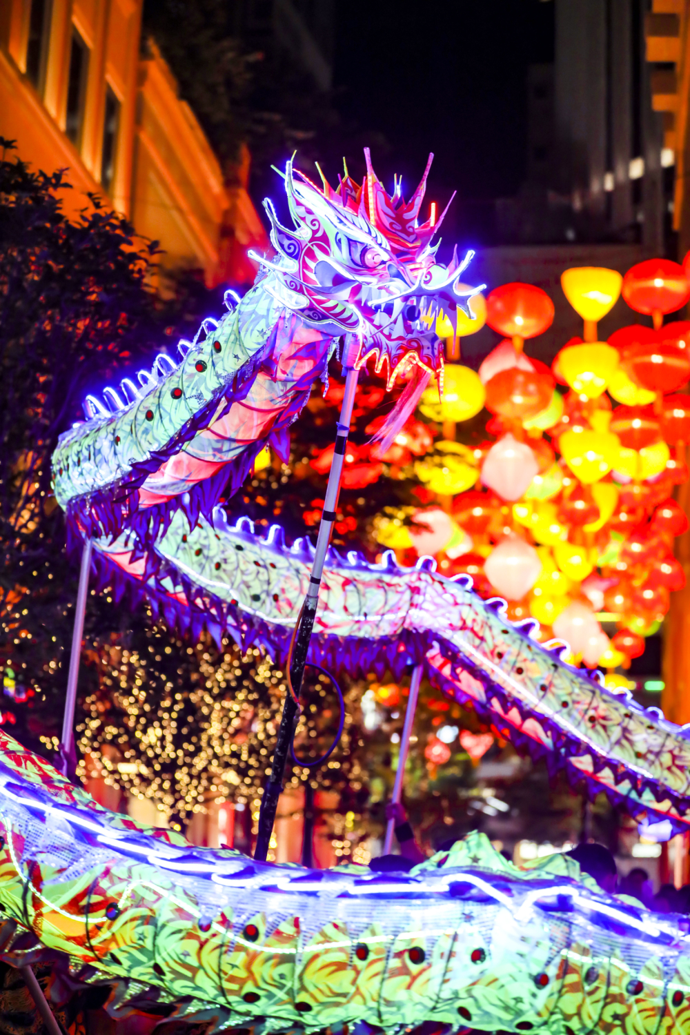 LED火龍舞鼓賀中秋!