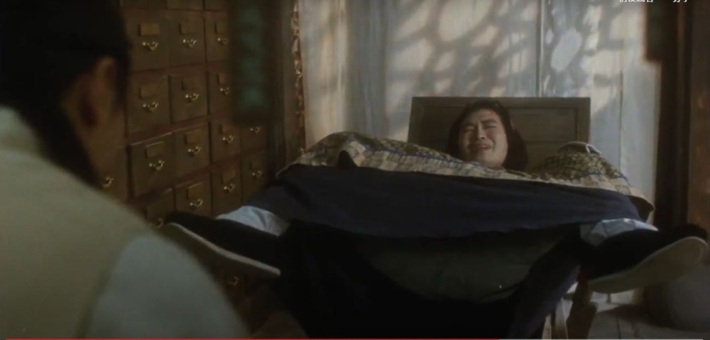 網友指似足電影《大內密探零零》中的經典一幕，「大夫～～～～～」