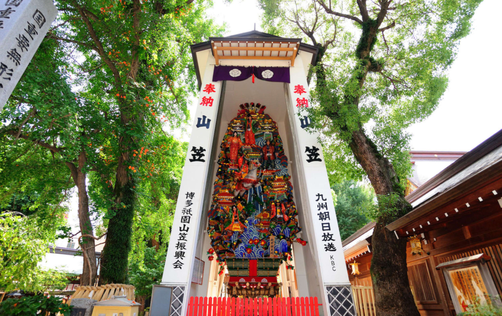 裝飾花車「裝飾山笠」會在祭典期間展示在福岡市多個地方,巨大的花車高達10米,裝飾著各種精美的傳統人物及場景,十分壯觀!