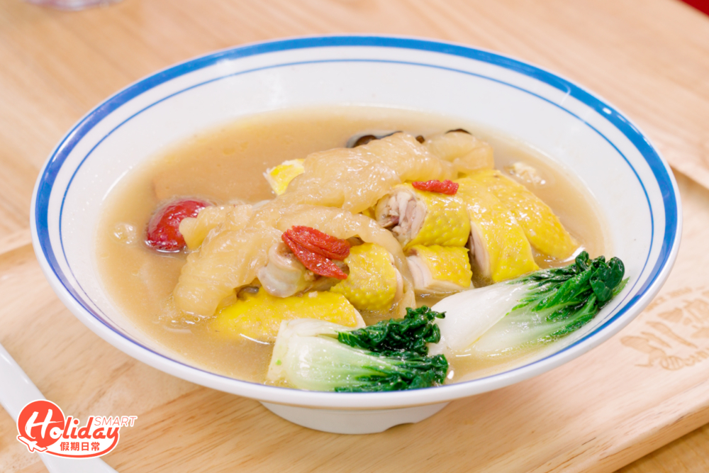 當中最受歡迎為花膠雞湯米線（$68），花膠非常足料，而且雞肉食落細嫩，十分滿足！