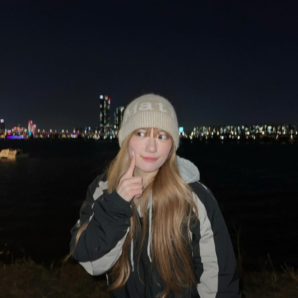 有指與KC同遊東京的女子今年20歲,為日本籍女子