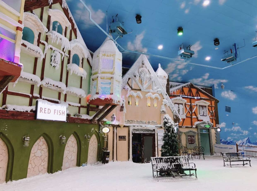 世界之窗·阿爾卑斯冰雪世界打造了各式各樣的夢幻打卡位，包括北歐小鎮、冰雪奇境及童話城堡等～