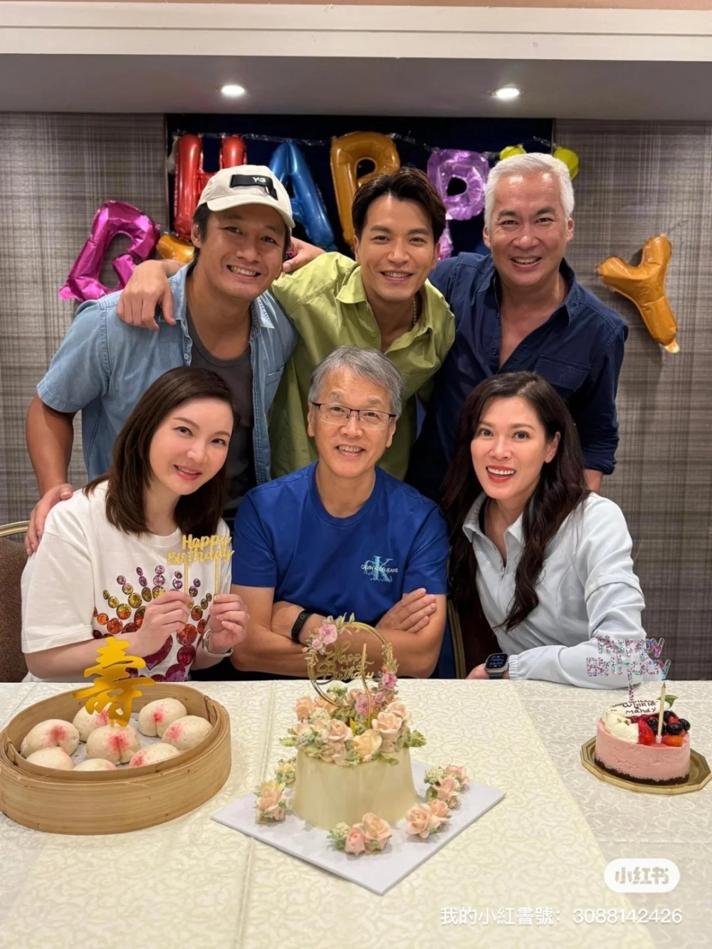 翟威廉昔日英俊的面龐浮現出歲月痕跡，整個人看上去略為憔悴，於是惹來縱慾過度的揣測！