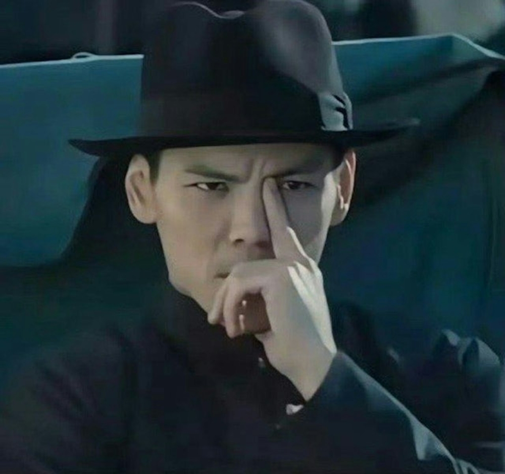 向佐憑電影中滑稽的演出爆紅