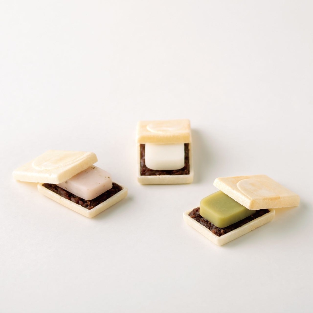 大須外郎糕:外郎糕最中餅。