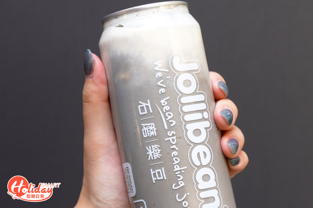 推介黑白芝麻奶蓋，入口順滑濃稠，喝起似好像在吃芝麻糊。