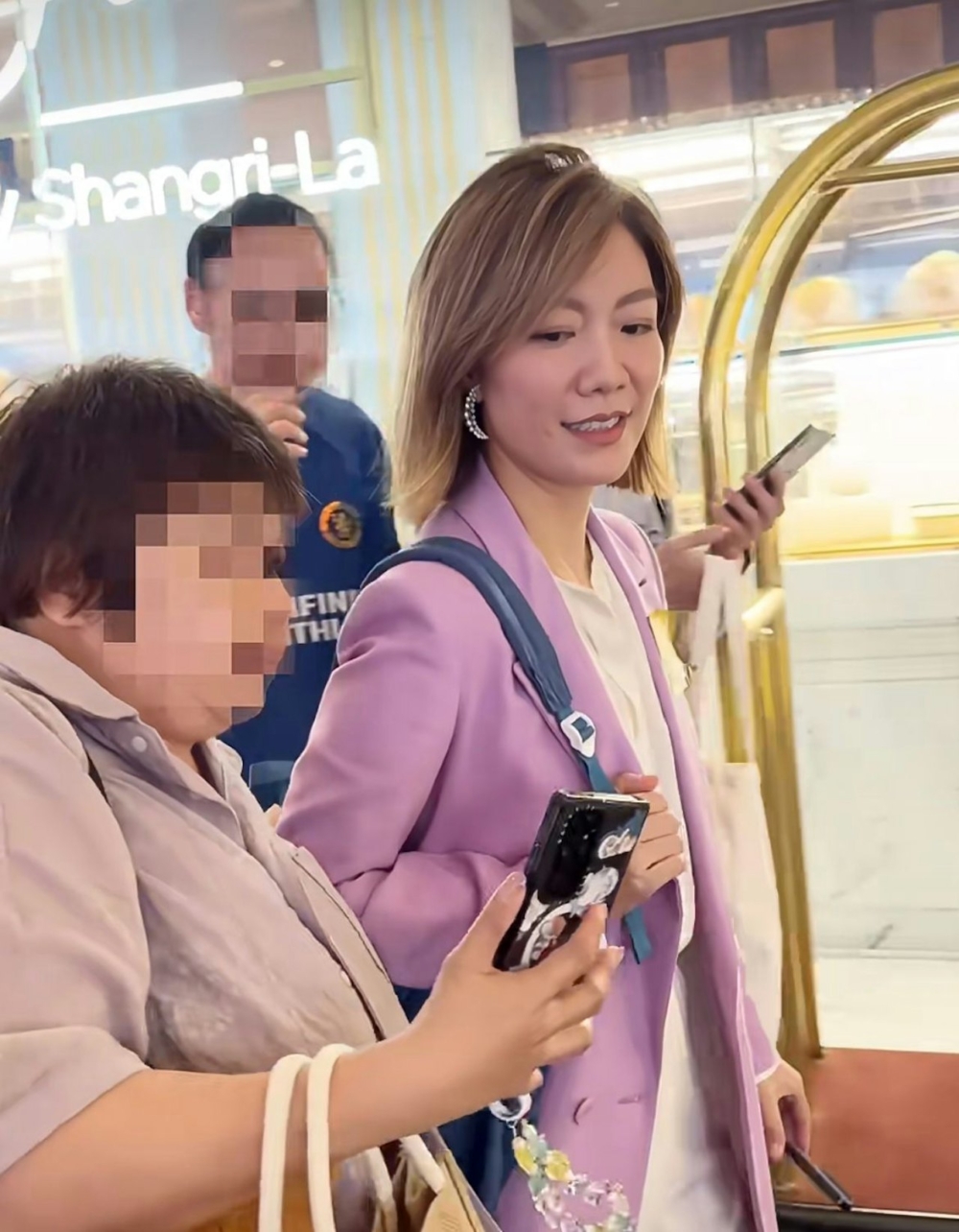 影片曝光後就有網民留言指，龍婷疑似是向粉絲露出「嫌棄」眼神