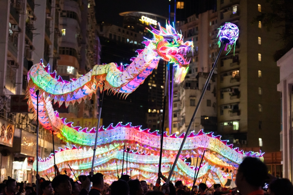 壓軸將有全港最長500呎LED夜光龍表演。