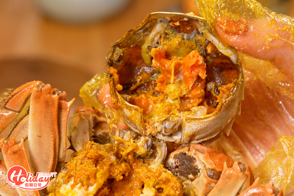 價錢跟據重量及時段有所不同，蟹公分別3至7両，而蟹乸最盡4両半