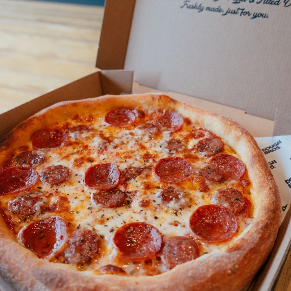 DOUGH BROS：生日免費Pizza。