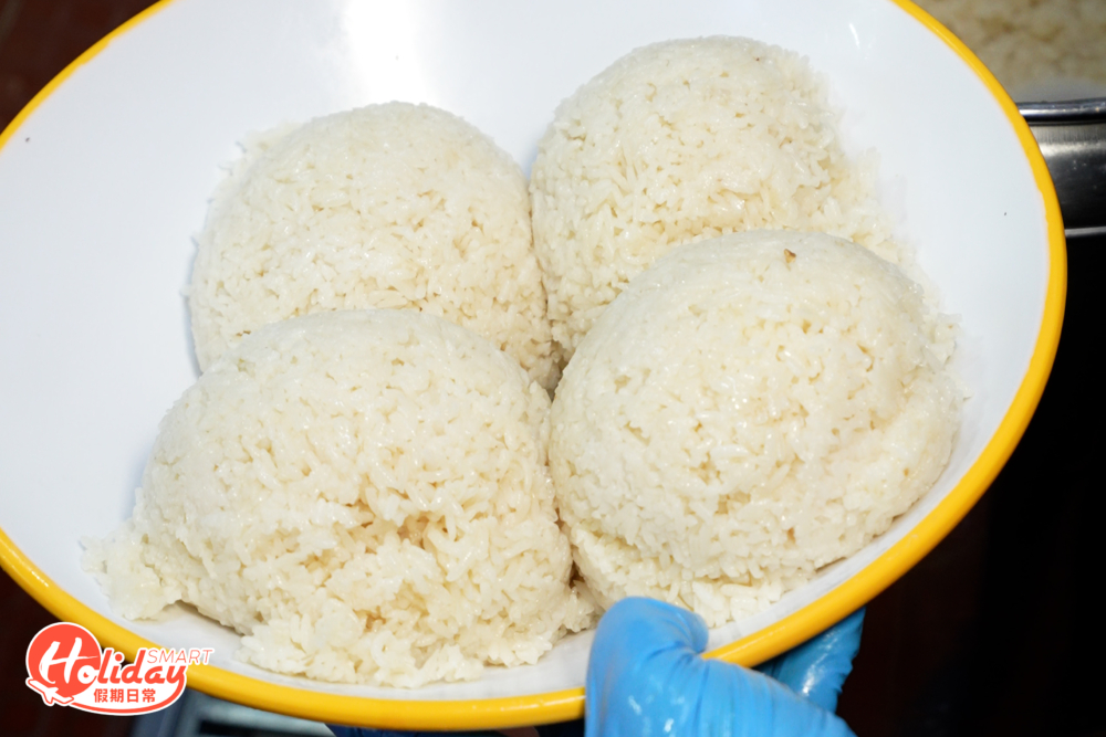 飯量太多，還要是油飯，飽腹感更強勁，最後兩位記者都挑戰失敗。