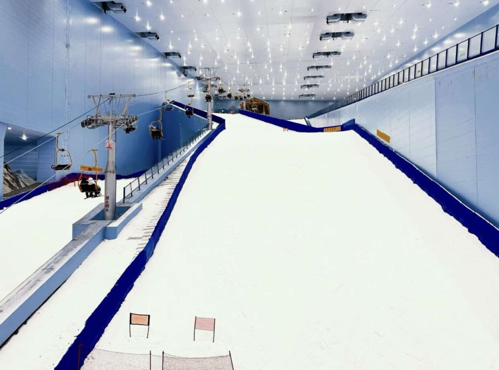 廣州融創雪世界（熱雪奇蹟）。