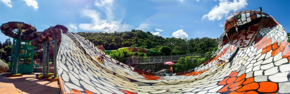 珠海夢幻水城引入世界首條環形競速管狀滑道先進技術的水上競賽滑道「眼镜王蛇滑道」！
