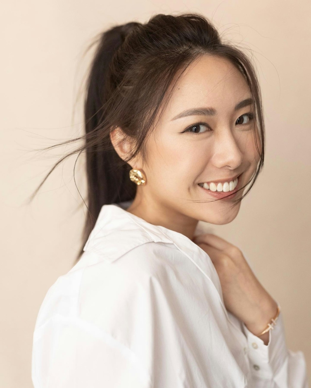 現年27歲的許倚榕(Annise)是李麗珍和前夫許愿所生,近年成為KOL及兼顧設計工作