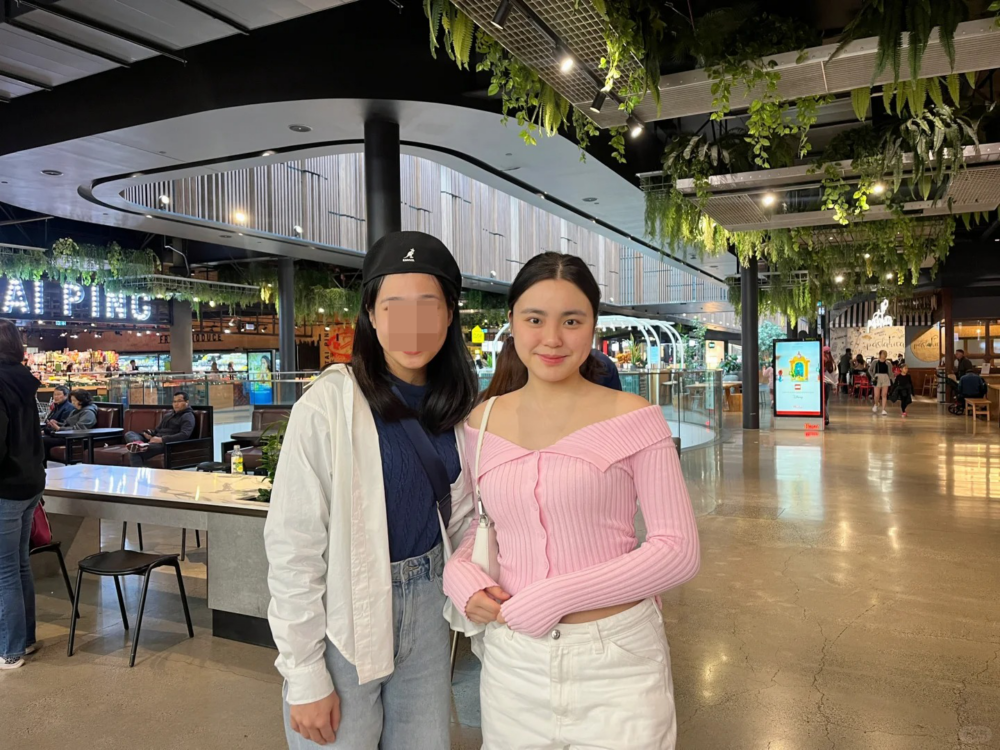 網民在新西蘭野生捕獲Chantel，求得合照之餘更發帖大讚Chantel：「人靚聲甜甜，超級Nice」