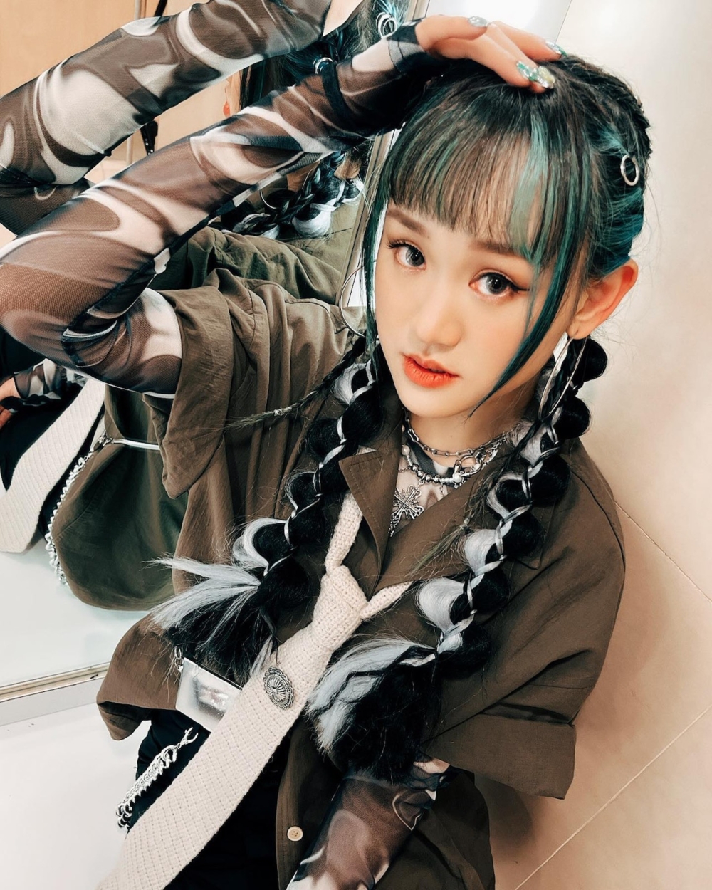WinWin早前對KC傳出疑被公司雪藏消息,當時她只回應「我們很久沒聯絡」