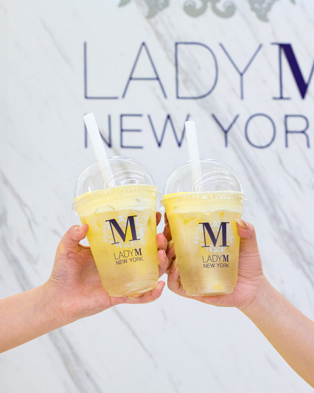 從10月14日至10月31日，Lady M全港分店提供焦糖芒果茉莉椰子水買一送一的外賣自取優惠。