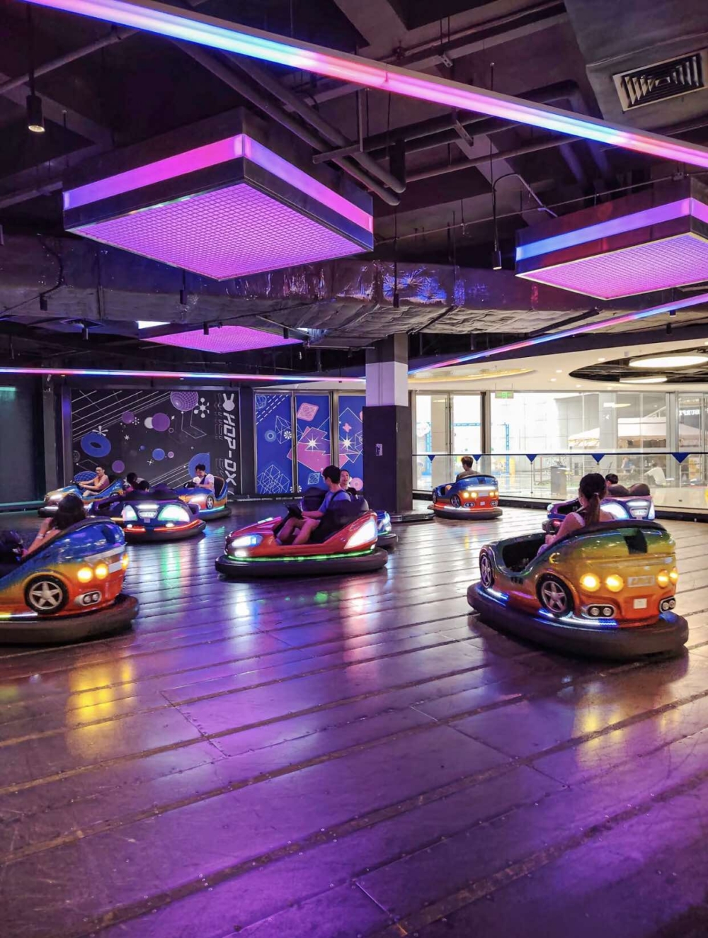 潮玩運動街區HOP-DX集3大元素：運動街、電玩城及親子區。