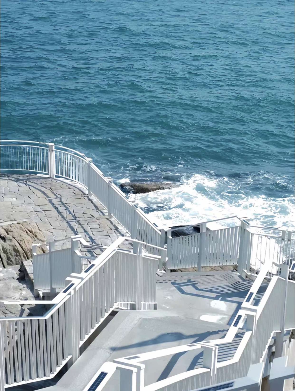 深圳鹽田海濱棧道。