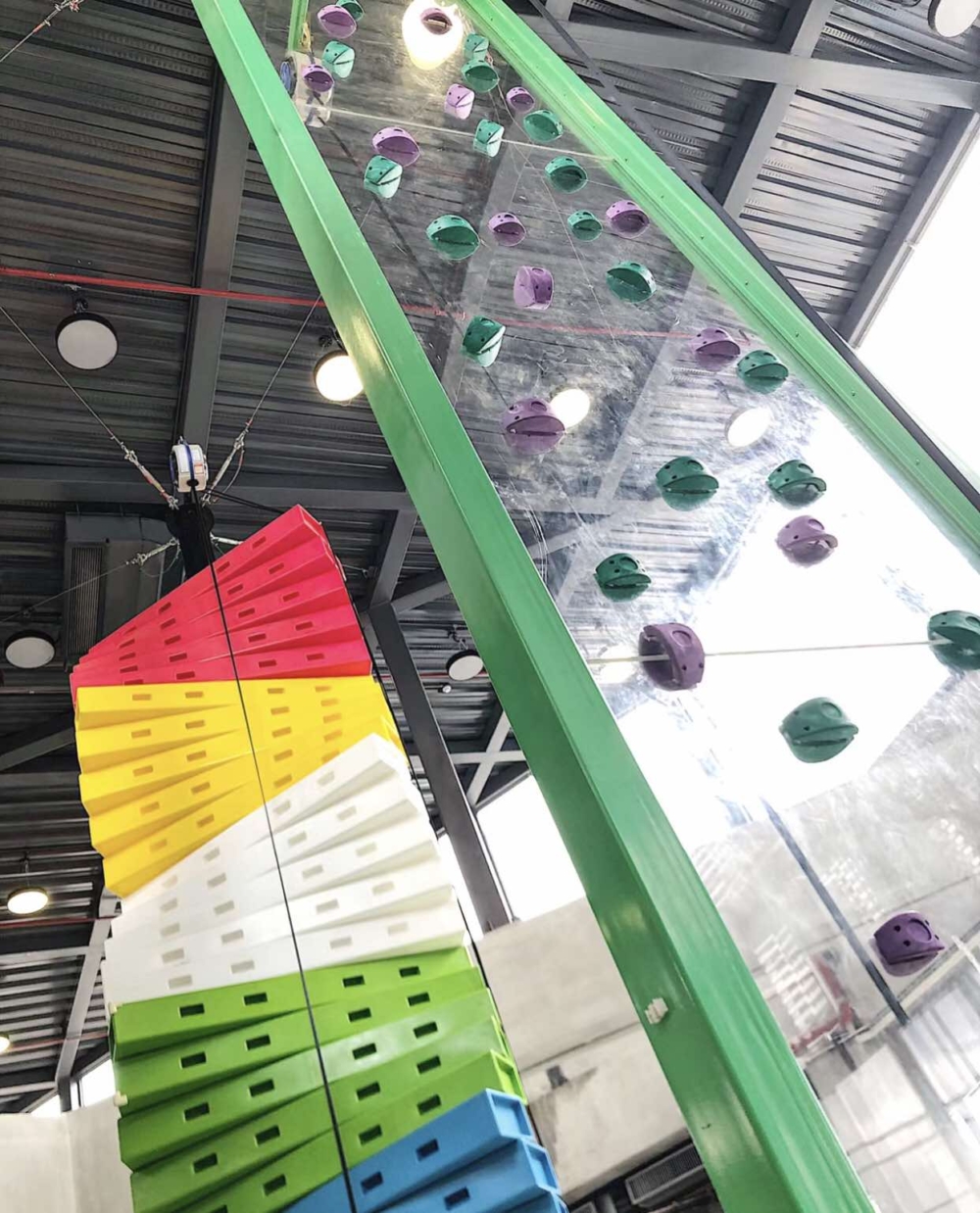 深圳XONE蹦床攀岩運動中心。