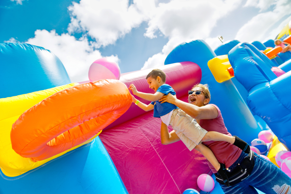 《滙豐保險 The Big Bounce 世界巡迴香港站》將西九文化區藝術公園大草坪舉行。
