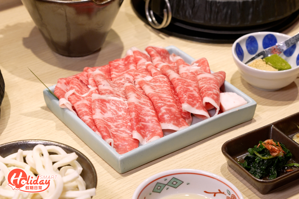 一款中價位的肩胛部位油花適中，細嫩多汁。