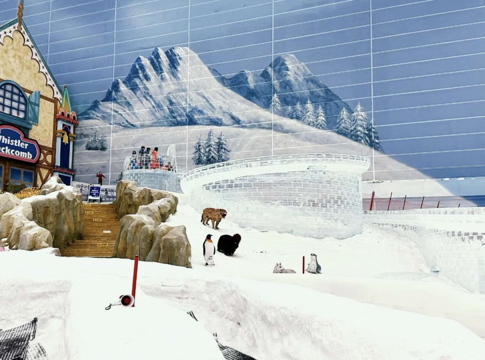 融創雪世界（熱雪奇蹟）是廣州規模最大的室內冰雪主題樂園！