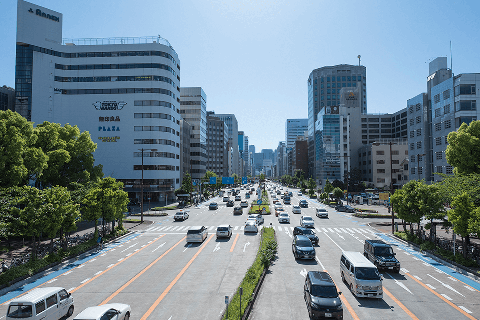 如果想玩轉日本中部北陸各大城市,如合掌村、金澤及立山黑部等,又不想研究公共交通路線,加上行李多,比較適合租車自駕!