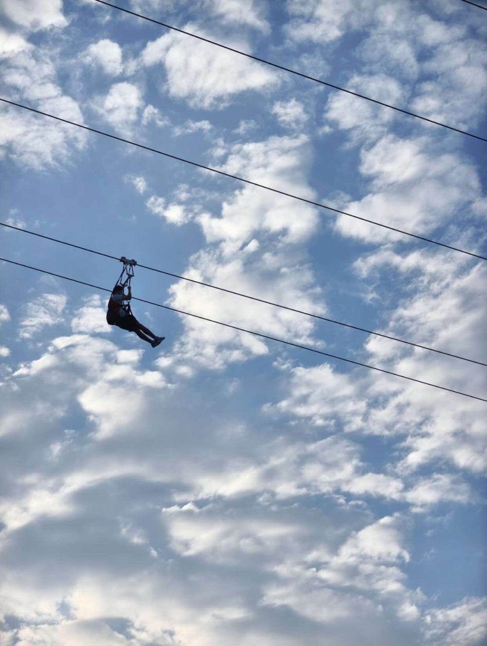 廣州白雲飛索。