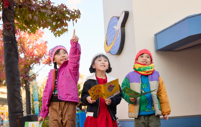 根據線索在園區尋找聖誕老人遺失的寶物，體驗解謎的樂趣～