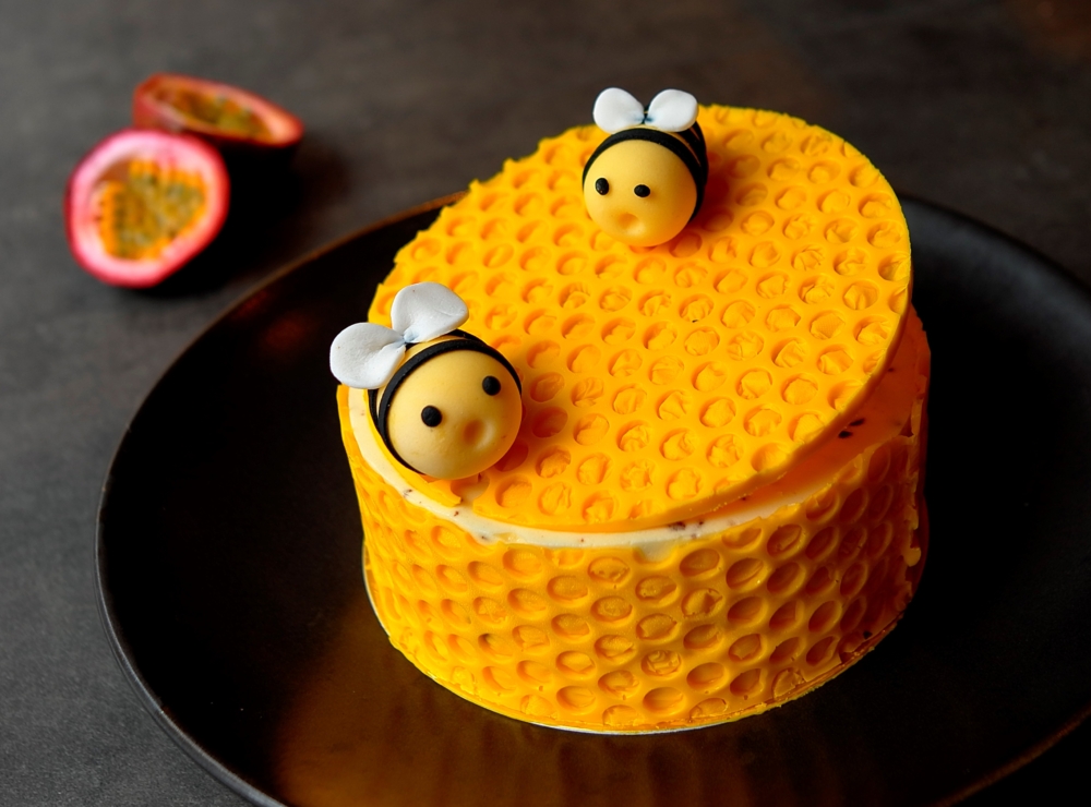 白朱古力熱情果慕斯蛋糕