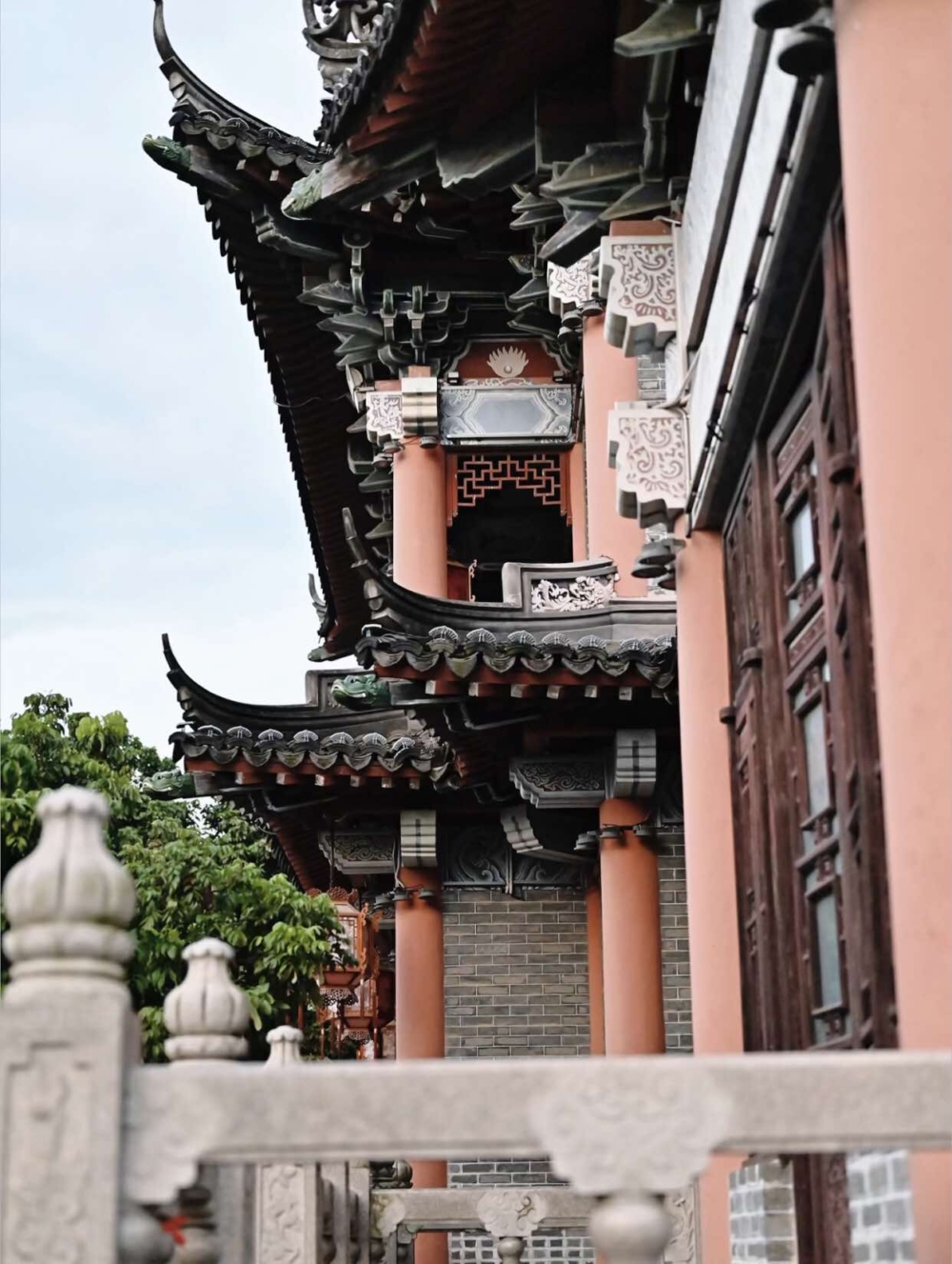 仿照明代蘇州園林式建築群而建的園林～