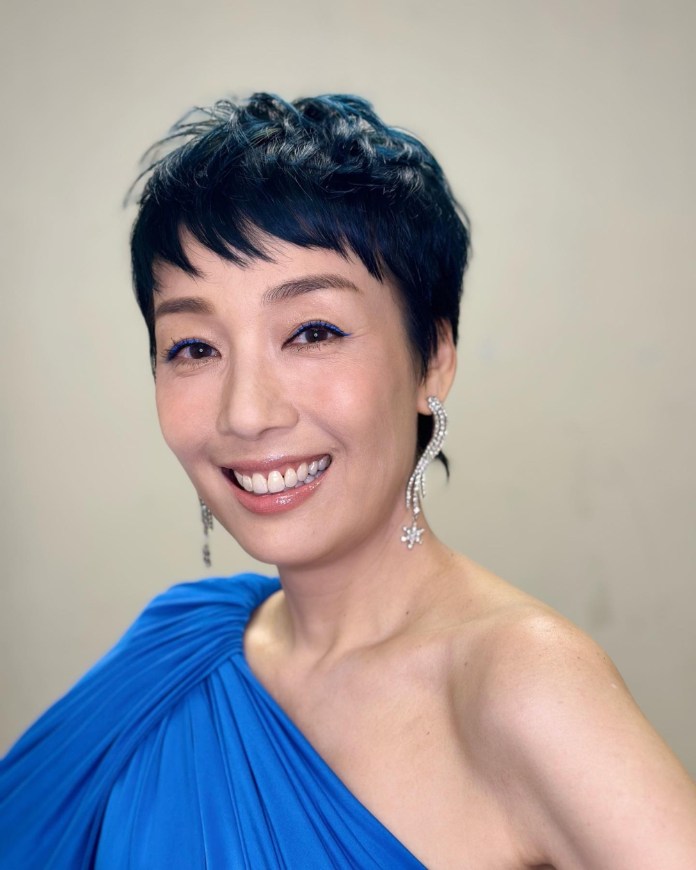 江美儀透露，自己在交友App內都用側面照做頭像