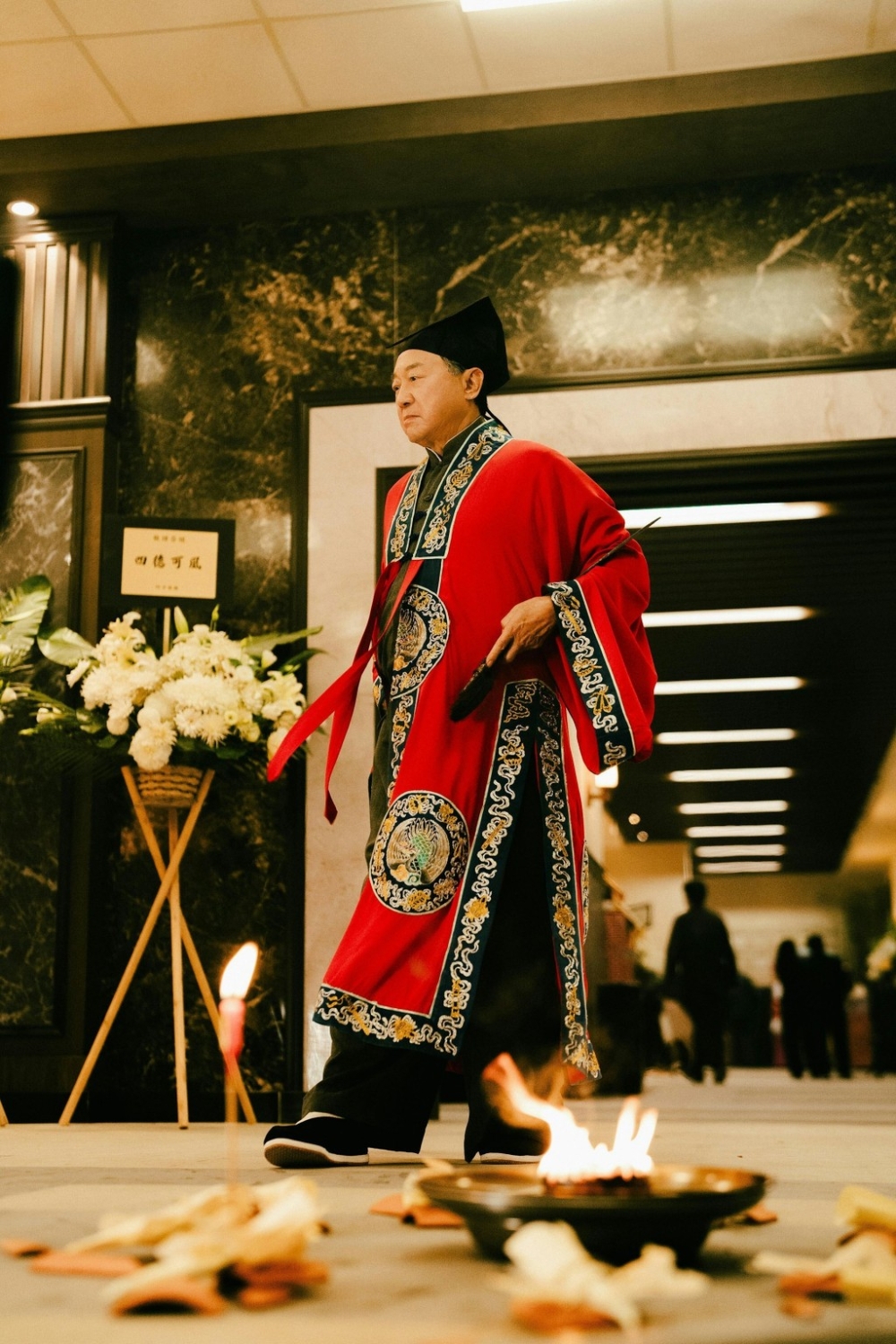 該帖子一出就馬上引來網友熱議，指該組織矯枉過正