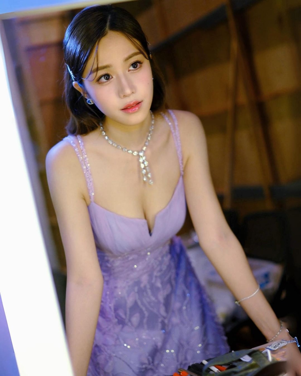 她又曾表示有留意外界對她「鼻子唔靚」的評論，因此現在亦有好用心化鼻妝。