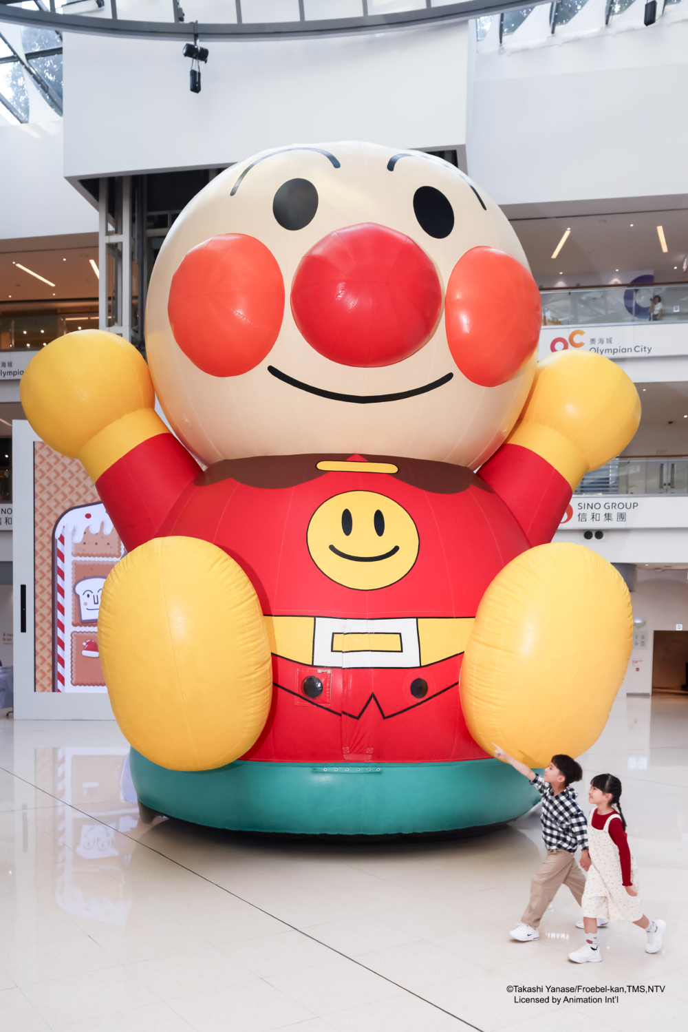 逾6米高的巨型充氣麵包超人