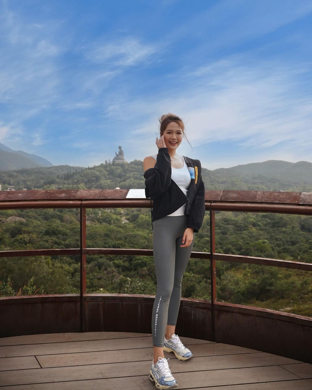 梁敏巧亦透露了自己的擇偶條件：「偷偷哋話俾你哋知，我最鐘意運動型男仔！」