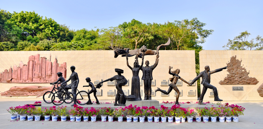 中山公園設置了多個著名雕塑家的作品~