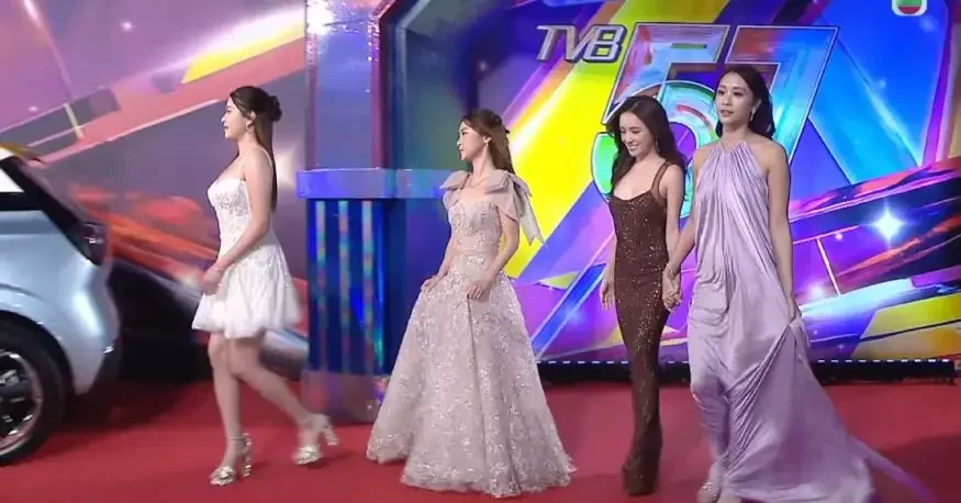 江嘉敏行紅地毯時，疑似變成「獨家村」