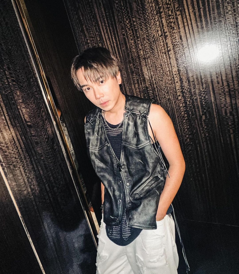 ToNick主音趙善恆（恆仔）去年2月宣布與拍拖10年的的譚杏藍（小花）分手