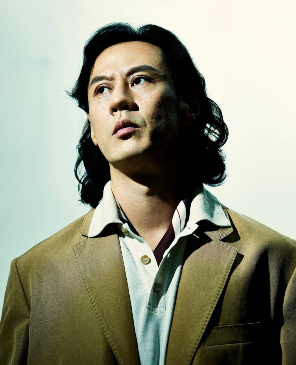 據知馬浴柯現年45歲，比Isabella大9年，既是演員亦是導演