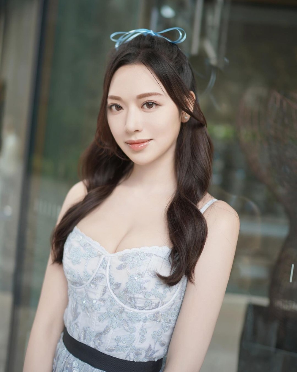 馮盈盈與莊子璇（Hilary）兩人甚有淵源