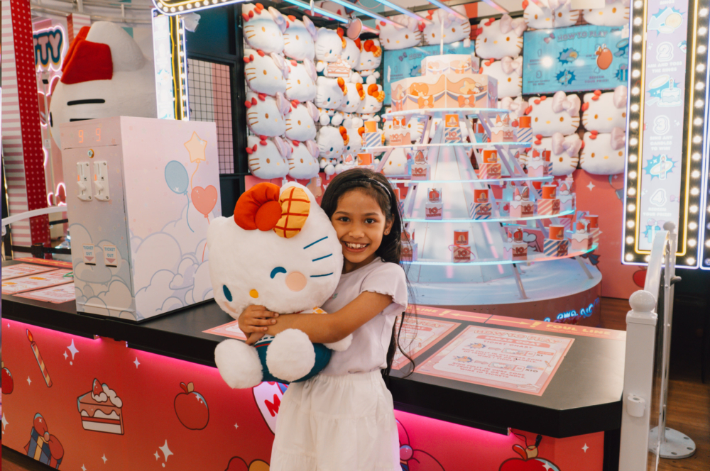 凡參加嘉年華遊戲，有機會贏取一系列Sanrio限量版周邊商品！