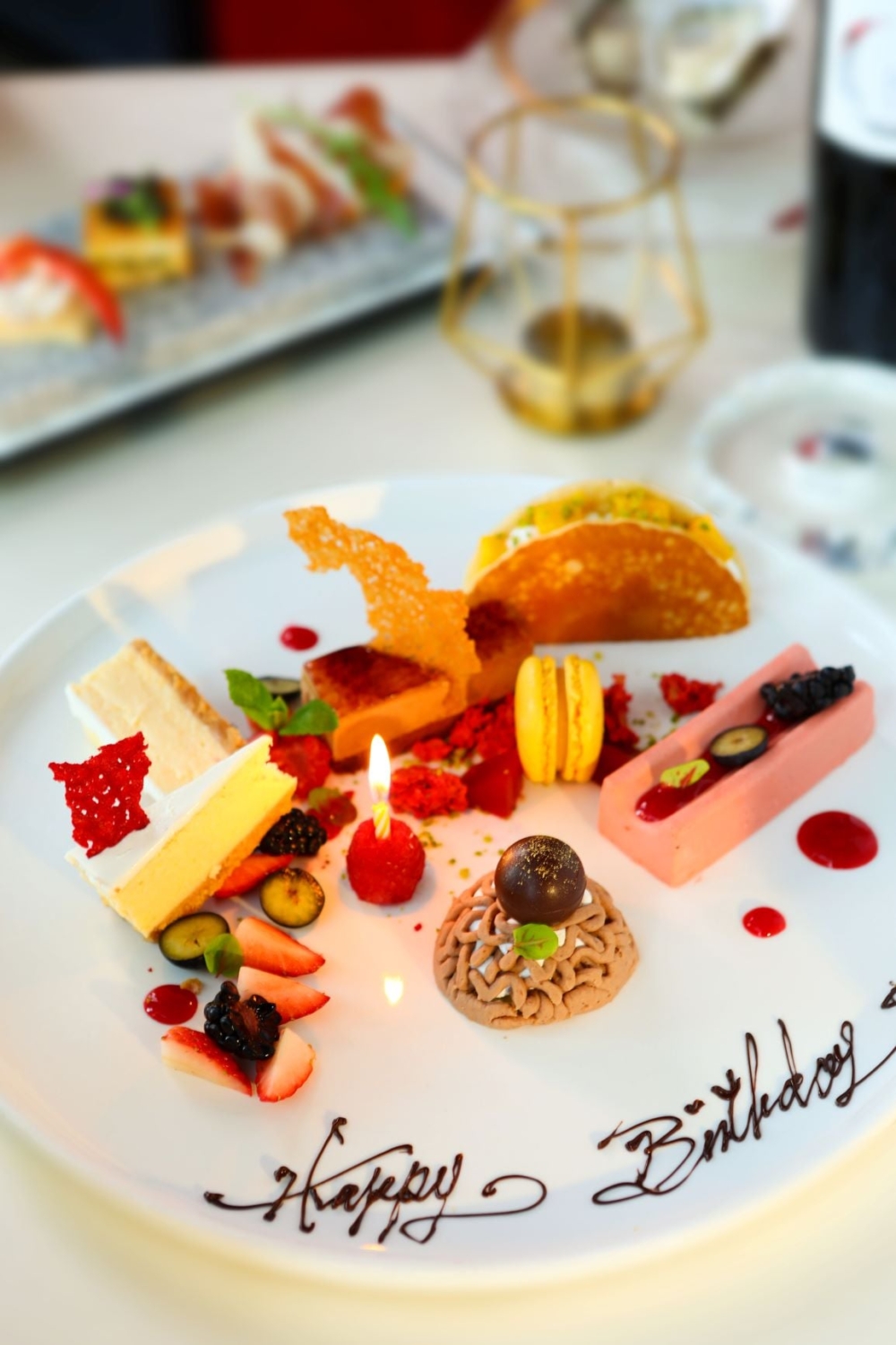 Harlan's：送氣泡酒或甜品拼盤 FB@Harlan's Bar and Restaurant。