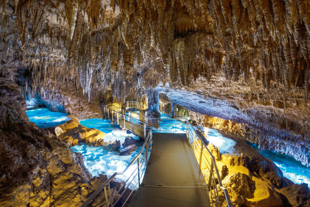 沖繩世界擁有日本第二大鐘乳石洞！